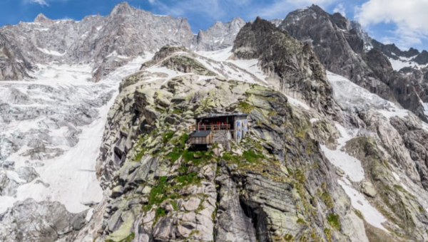 RIFUGIO BOCCALATTE 2803 m